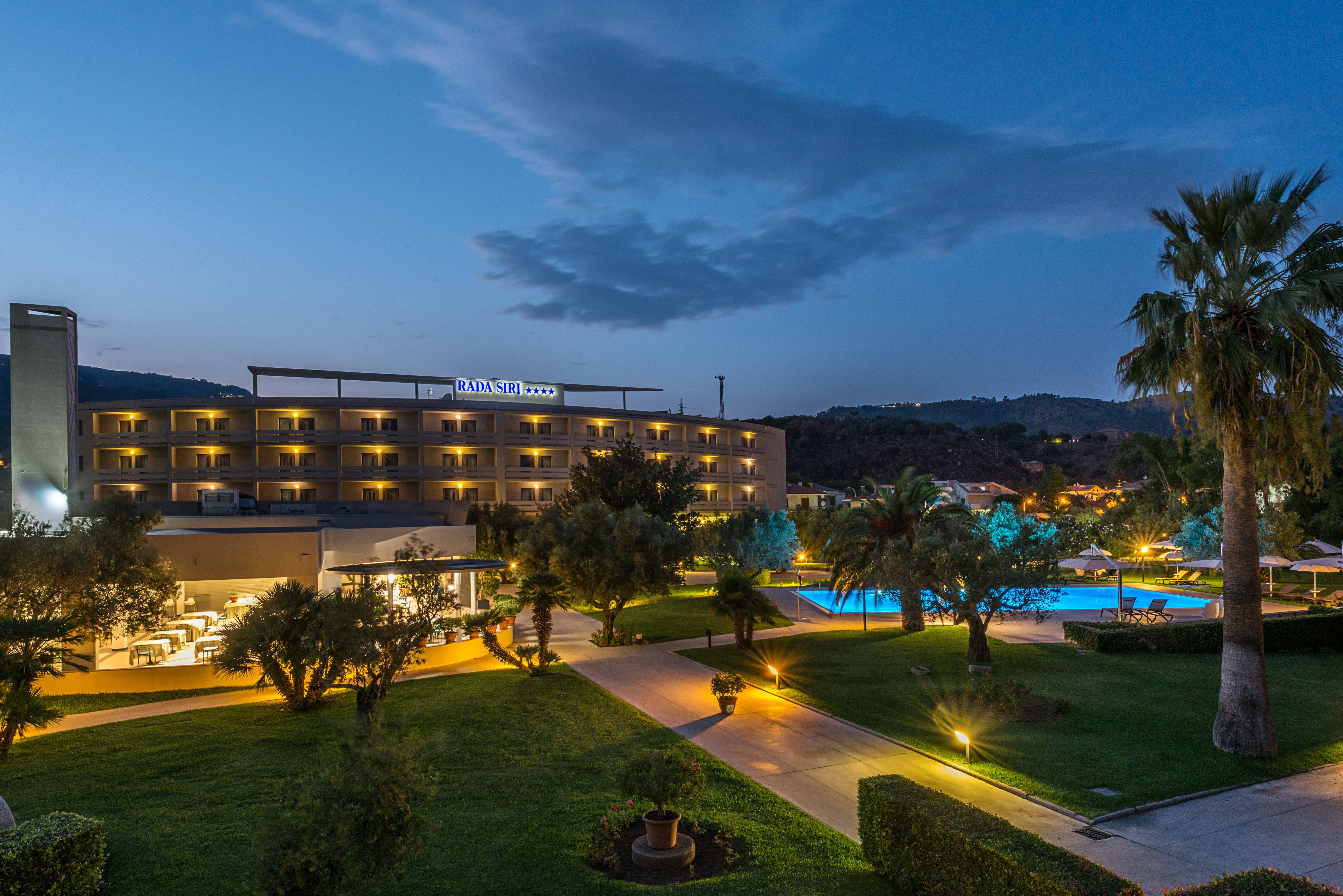 Rada Siri Hotel-官方