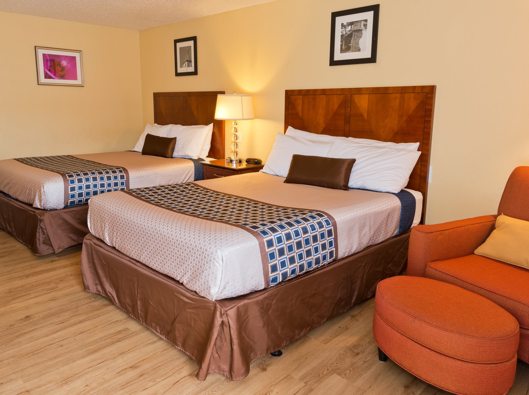 Riviera Inn