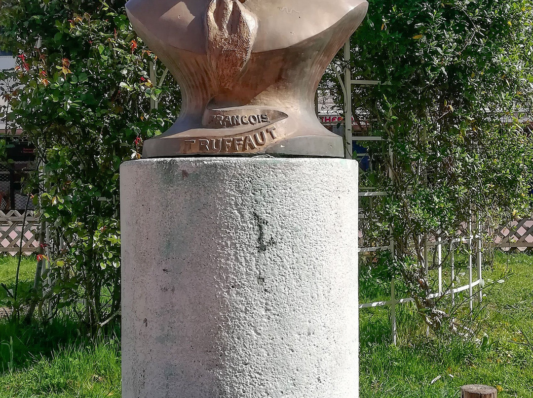 Monument Buste De François Truffaut景点图片