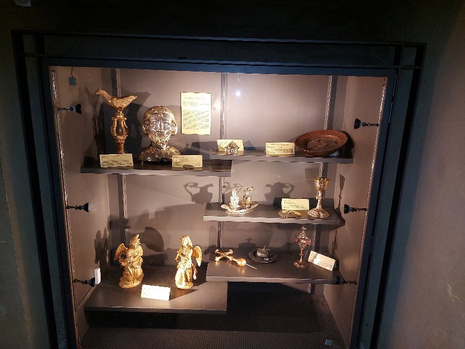 Eglise Saint-Pardoux-Gimel-les-Cascades必去景点