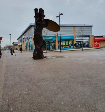 Dead Tree Sculpture-Kirkby必去景点
