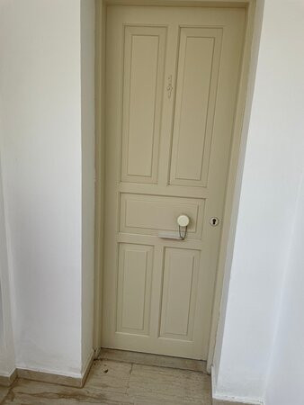 佩拉加港酒店主图