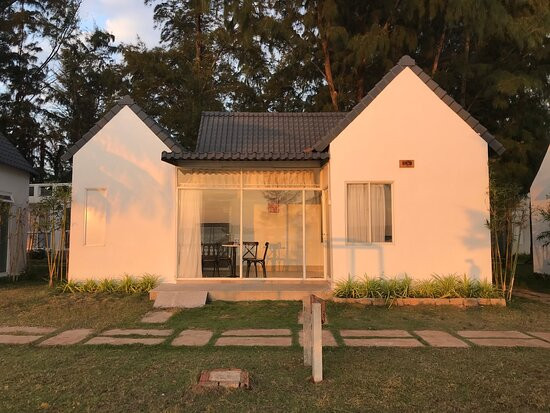 隆海海滩宫殿度假酒店主图