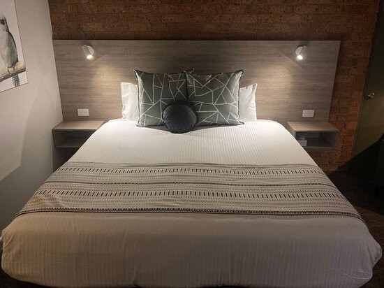 Hamilton's Henry Parkes Motor Inn Parkes主图