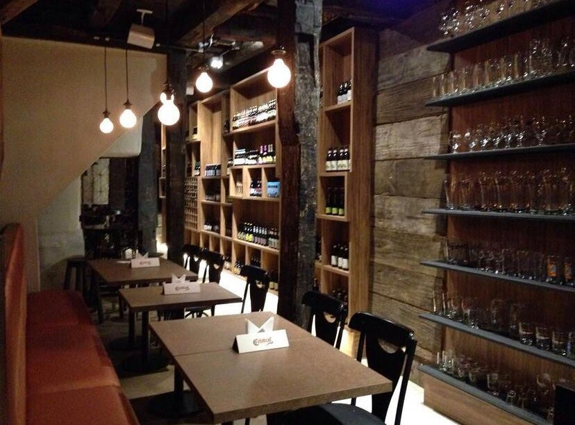 蒂阿曼蒂那城餐馆和美食-Catedral Pub