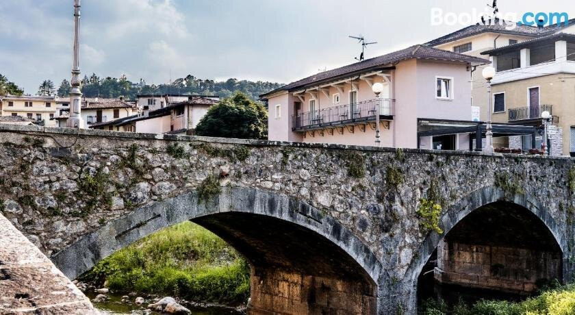 Ai Due Ponti B&B