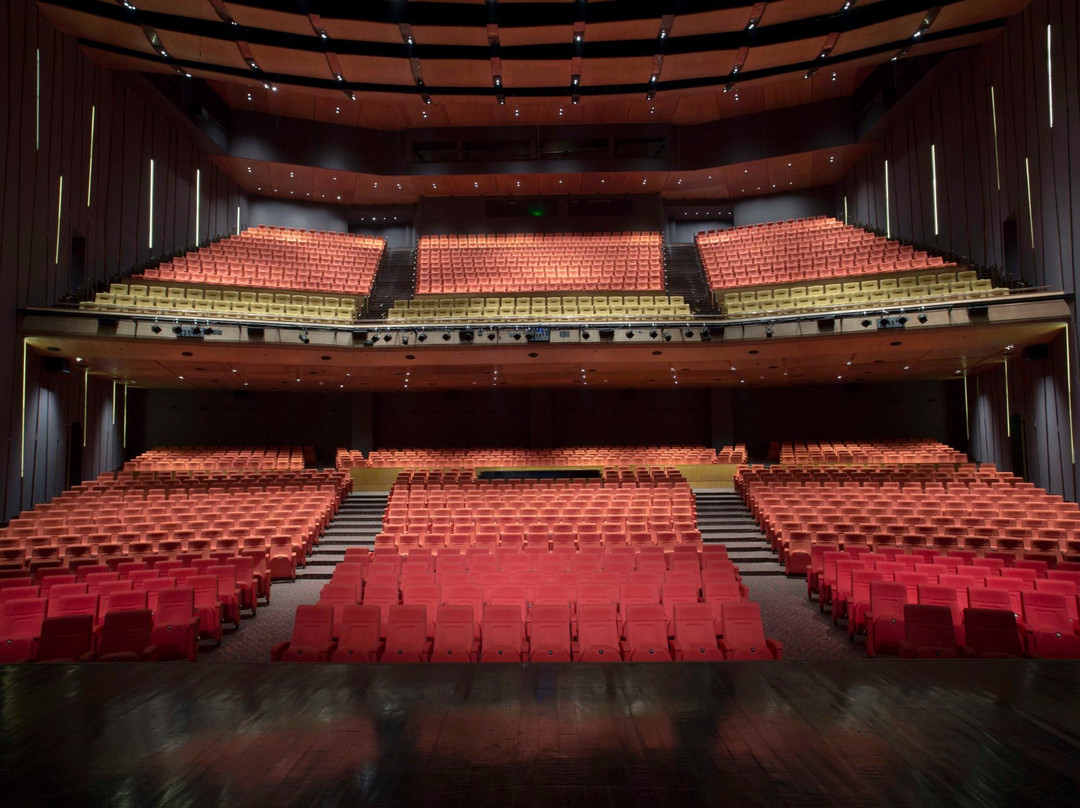 The Theatre at Solaire-帕拉纳克市必去景点