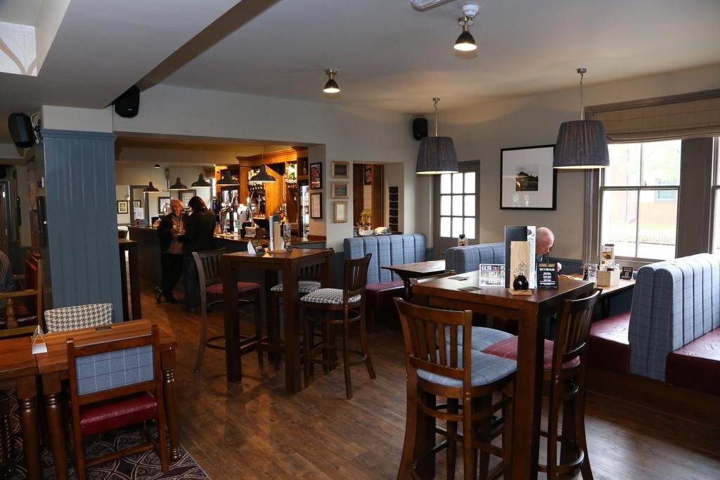 Crown and Anchor-餐饮