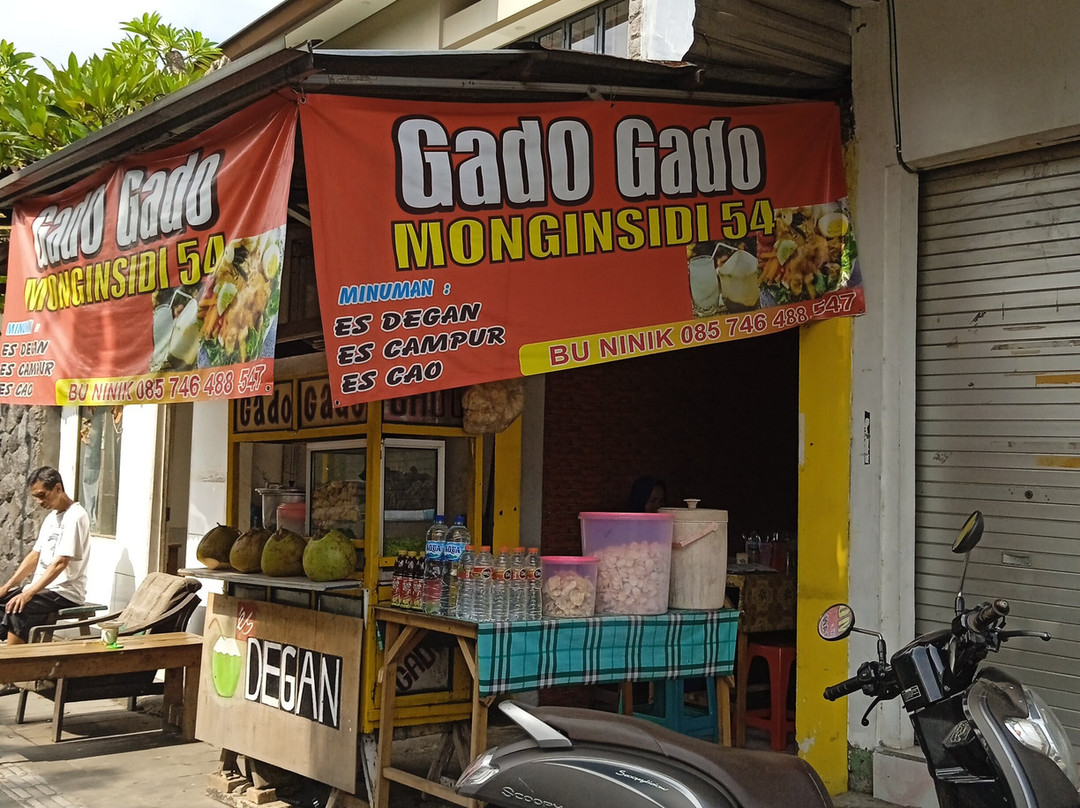Gado Gado Monginsidi 54 (bu Ninik)