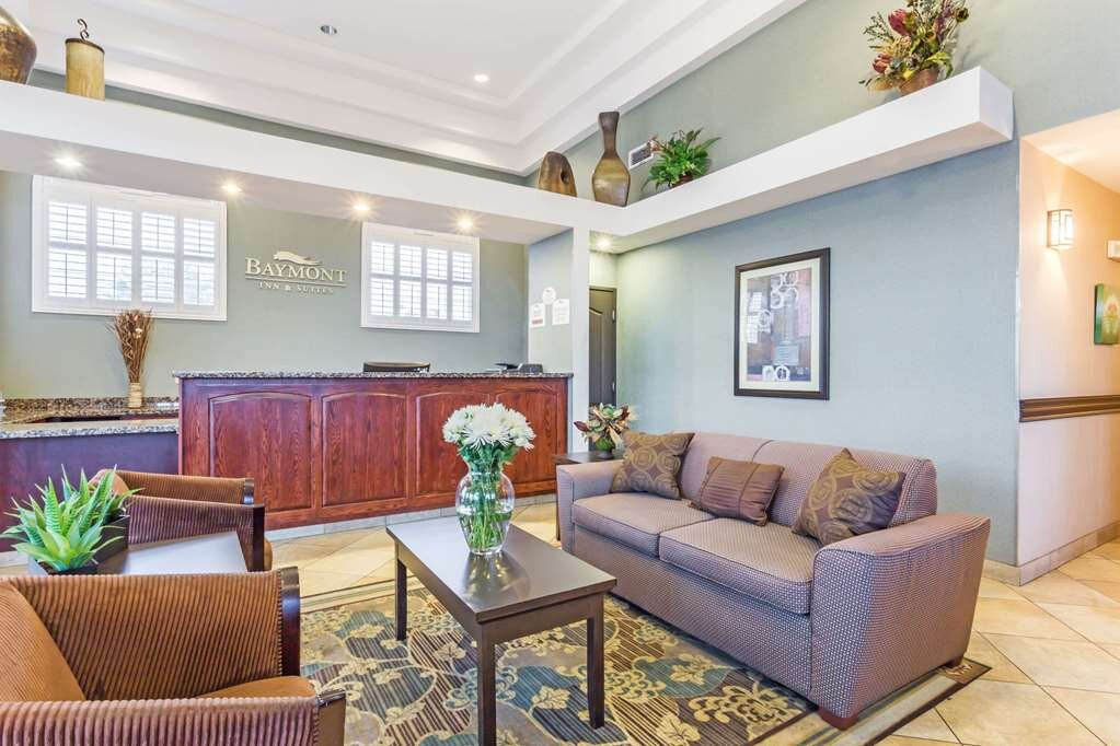 The Azure Hotel主图