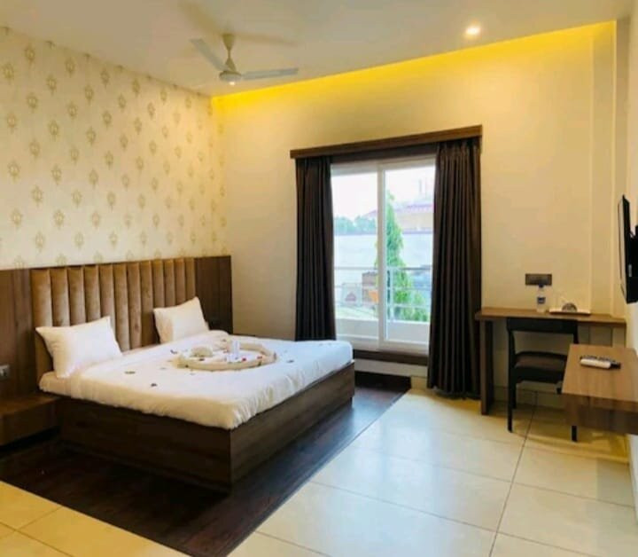 The Grand Gulmohar