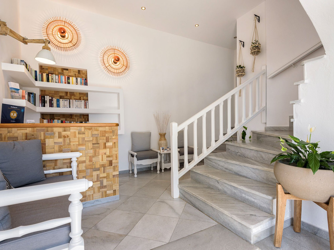 Blue Waves Suites & Apartments To Kyma主图