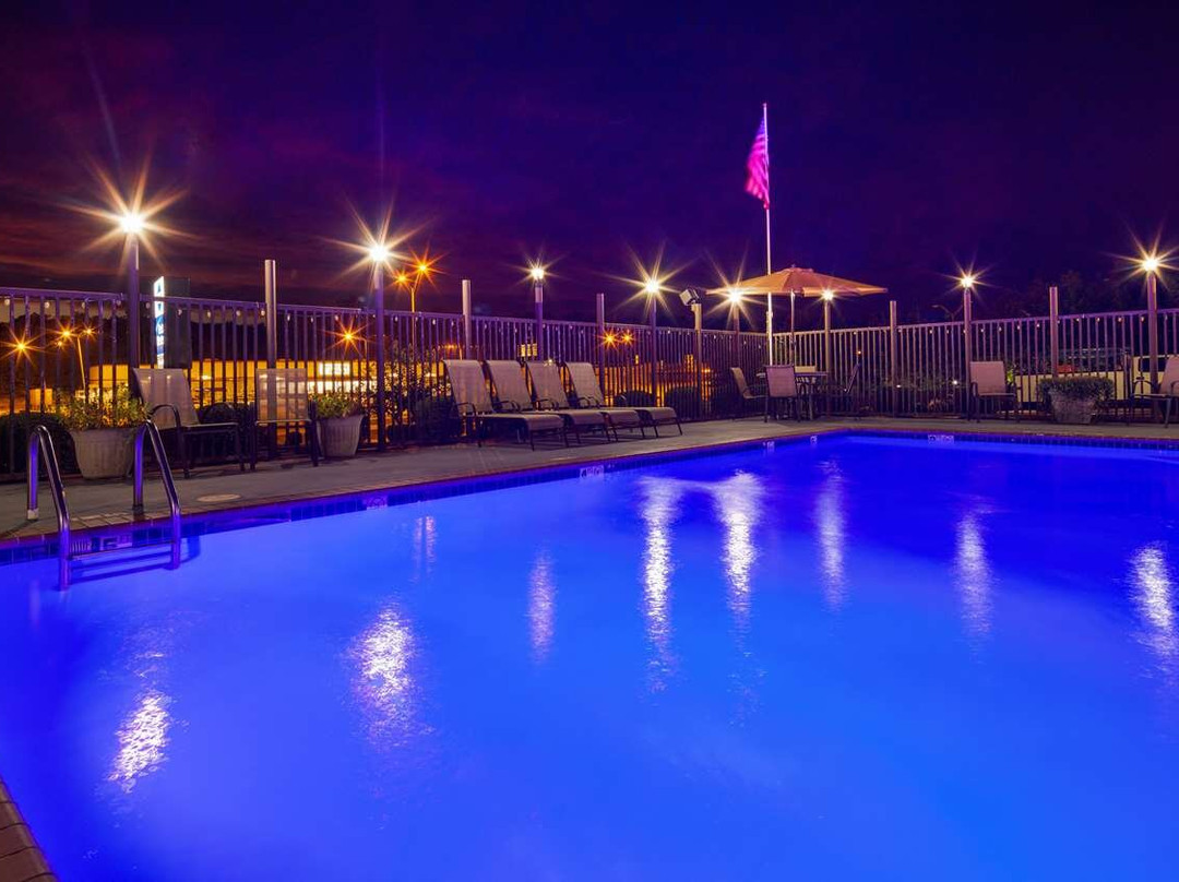 Best Western Pineywoods Inn主图