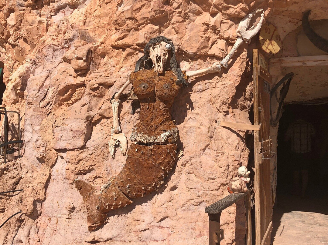 Crocodile Harry’s Underground Nest-库伯佩迪必去景点