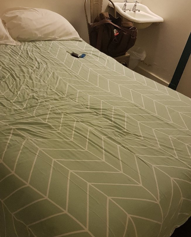 Mena Creek Hotel主图