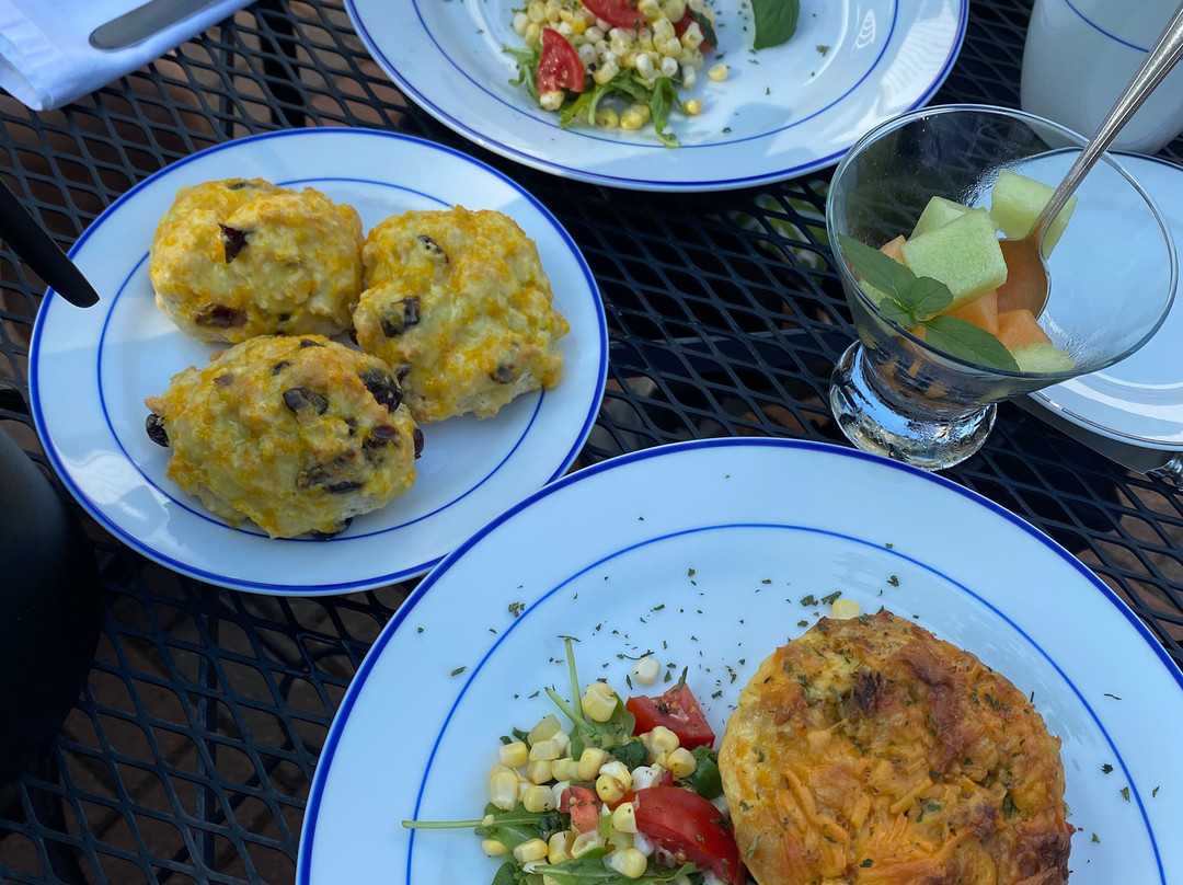 The Village Inn Cape Cod主图