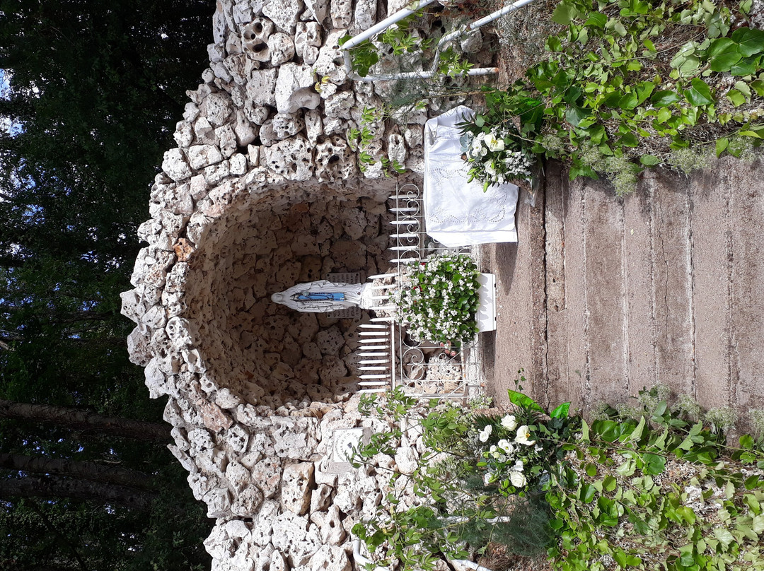 Église Notre Dame De L Assomption-Villegusien-le-Lac必去景点