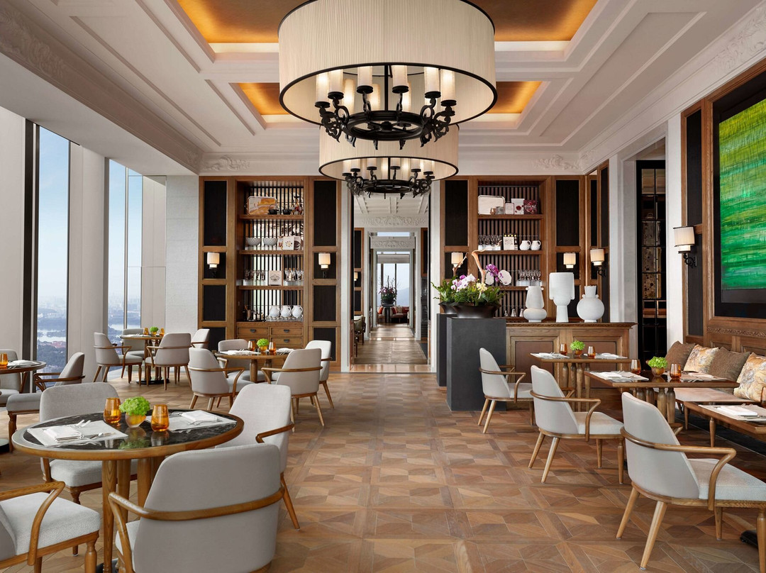 Lavandula 馨逸全日餐厅 (南京丽思卡尔顿酒店)