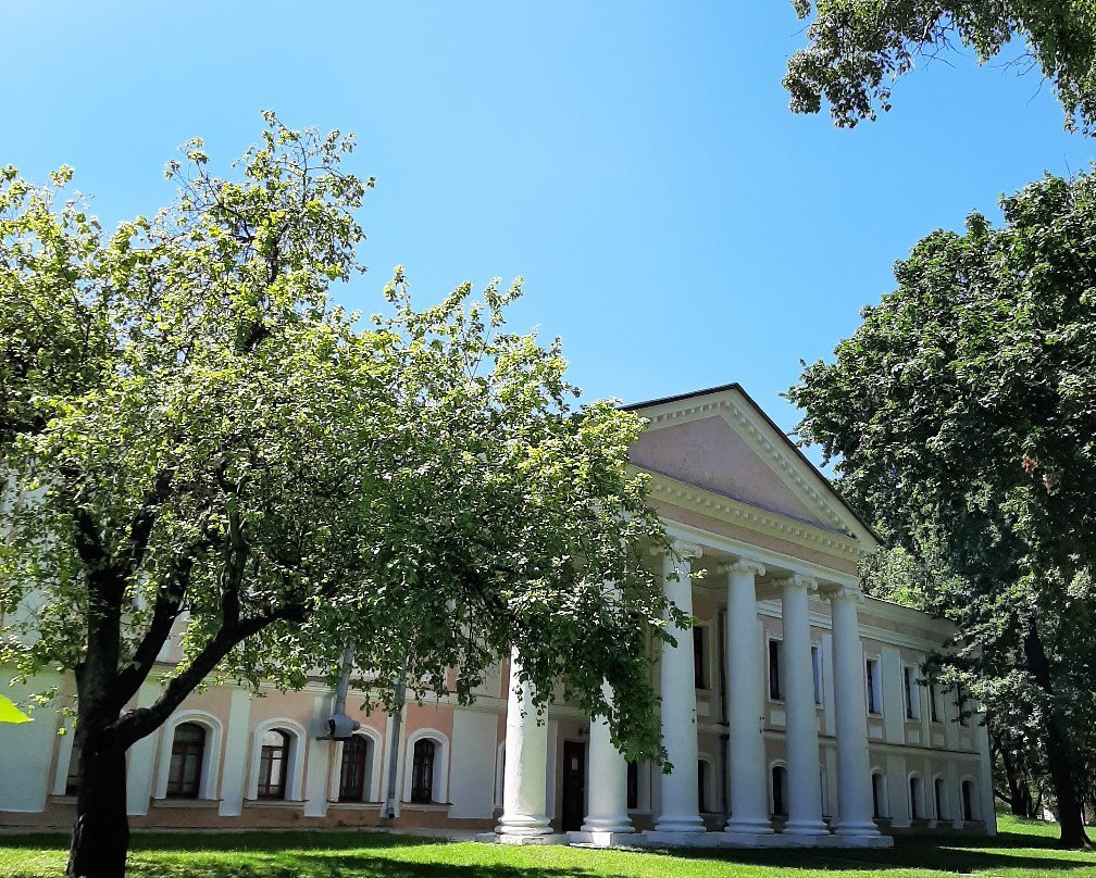 Regimental Chancellery Building-Chernihiv必去景点