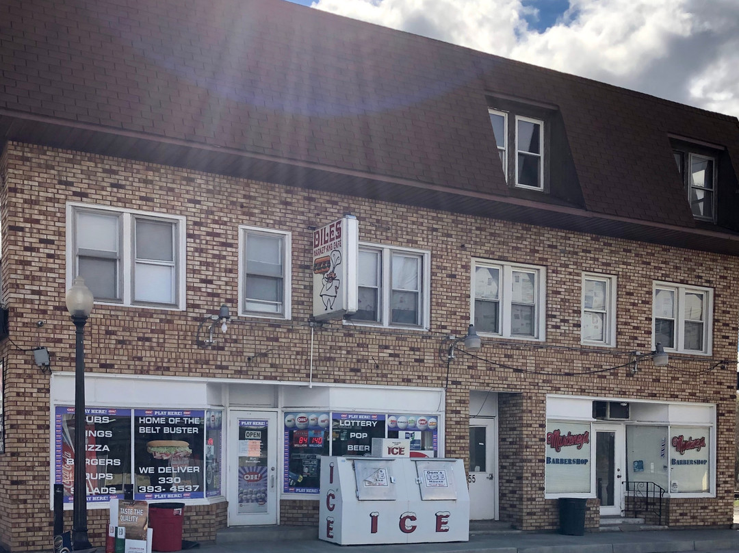 Leavittsburg餐馆和美食-Diles Market and Cafe