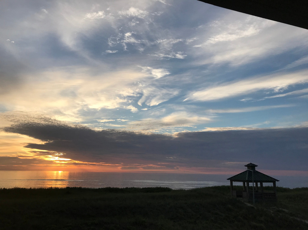 Shutters On the Banks主图