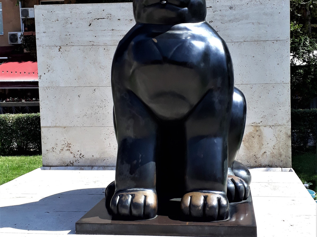 Cat Statue-埃里温必去景点