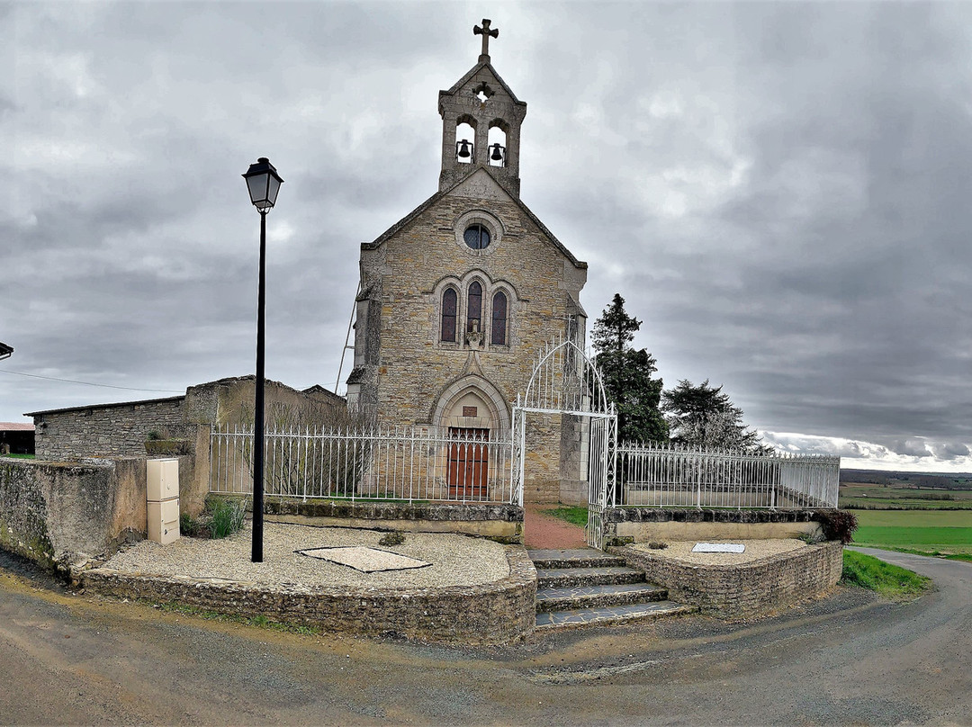 Chapelle Notre-Dame de la Roche-Saint-Jean-de-Sauves必去景点