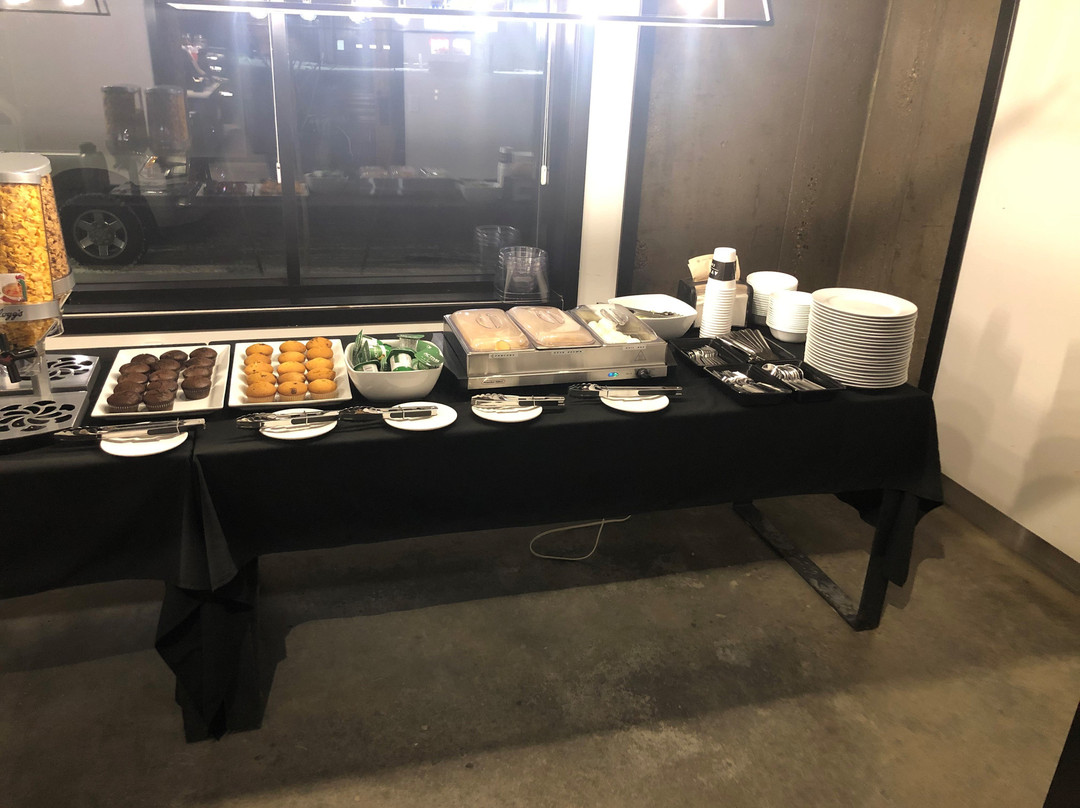 Ramada by Wyndham Fort Mcmurray主图