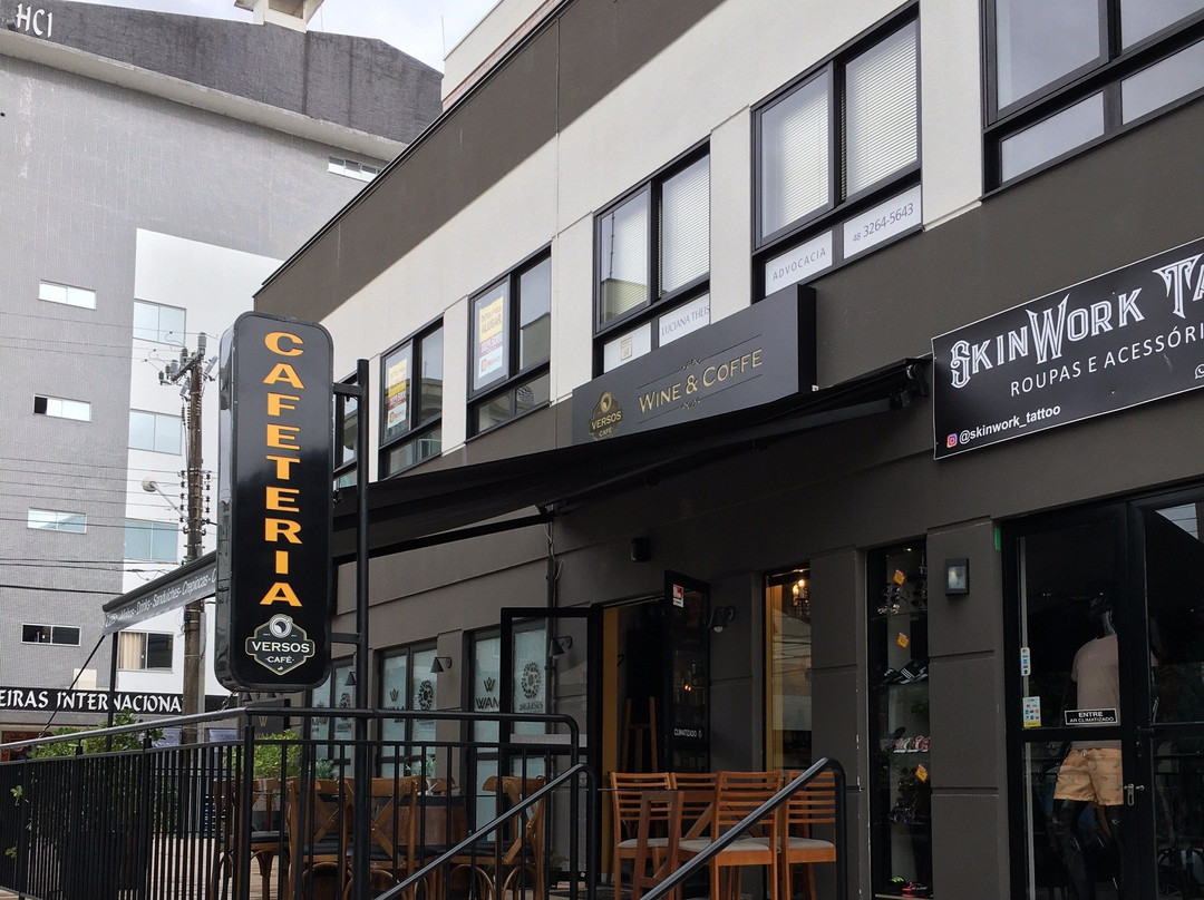 Versos Cafe - Wine And Coffee