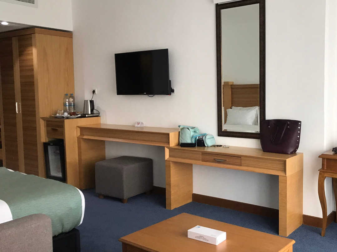 International Hotel Kish主图