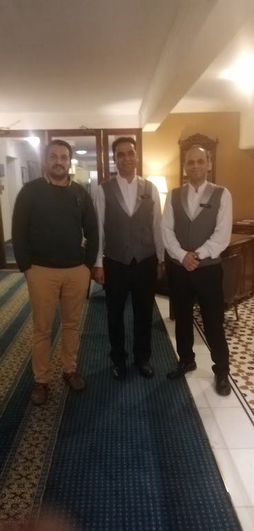 阿瓦里拉合尔酒店主图