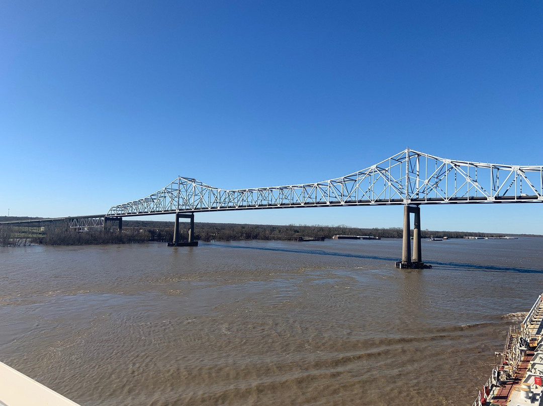 Sunshine Bridge景点图片