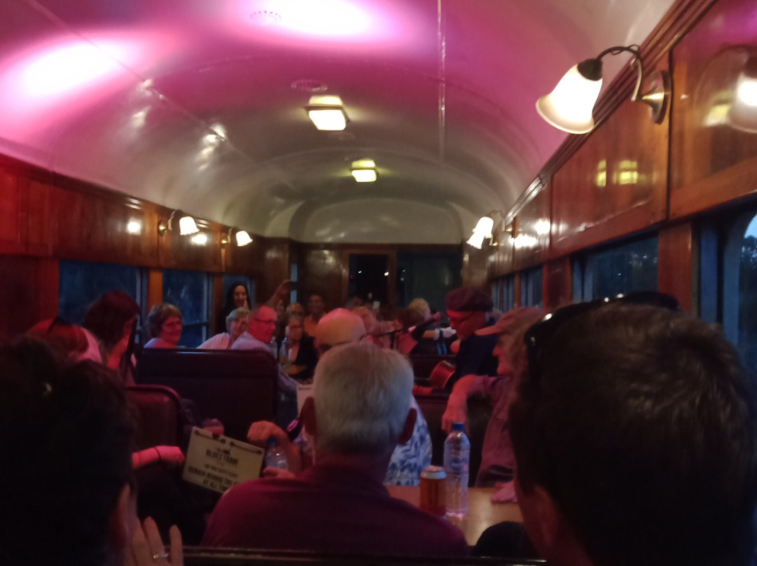 The Blues Train-皇后崖必去景点