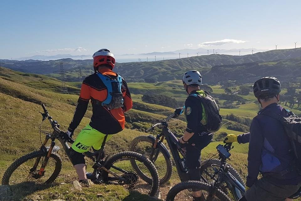 Wellington Mountain Bike Shuttles and E-bike adventures-惠灵顿必去景点