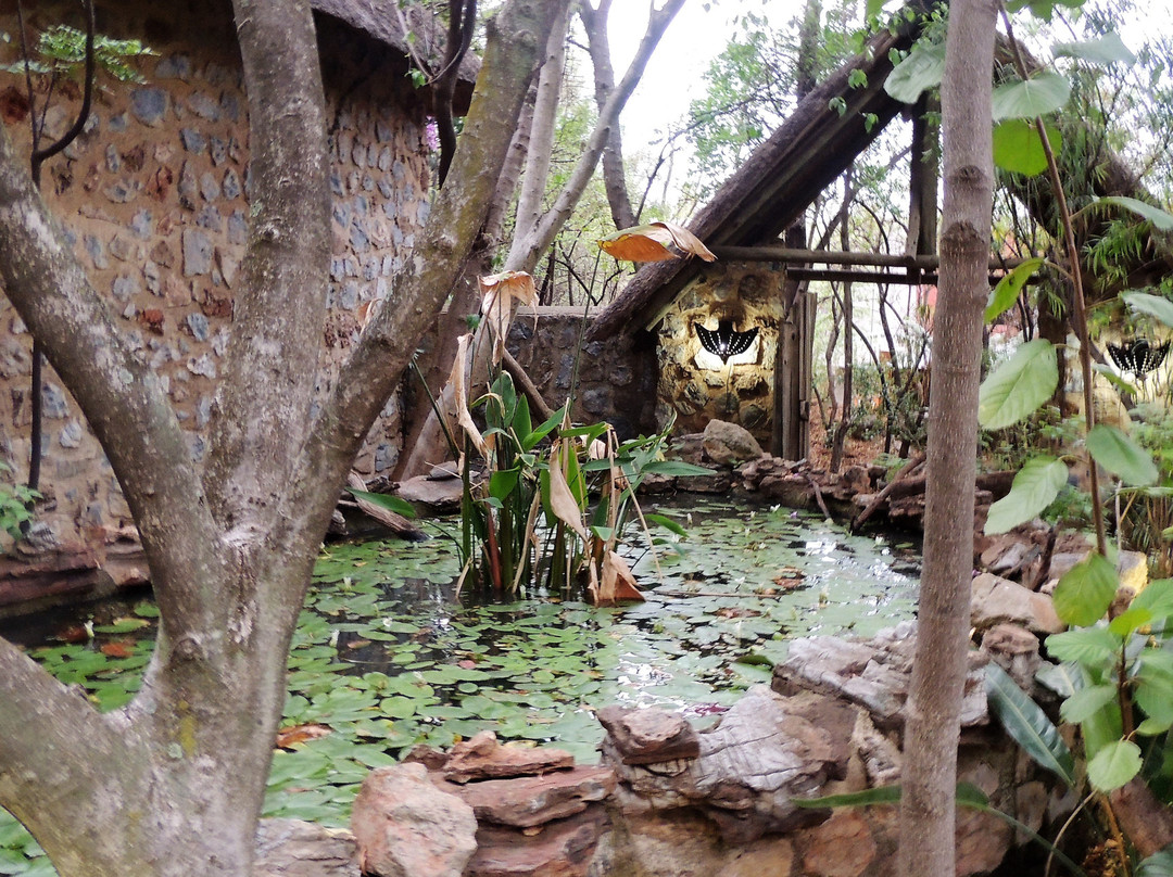 米斯泰山乡村酒店主图