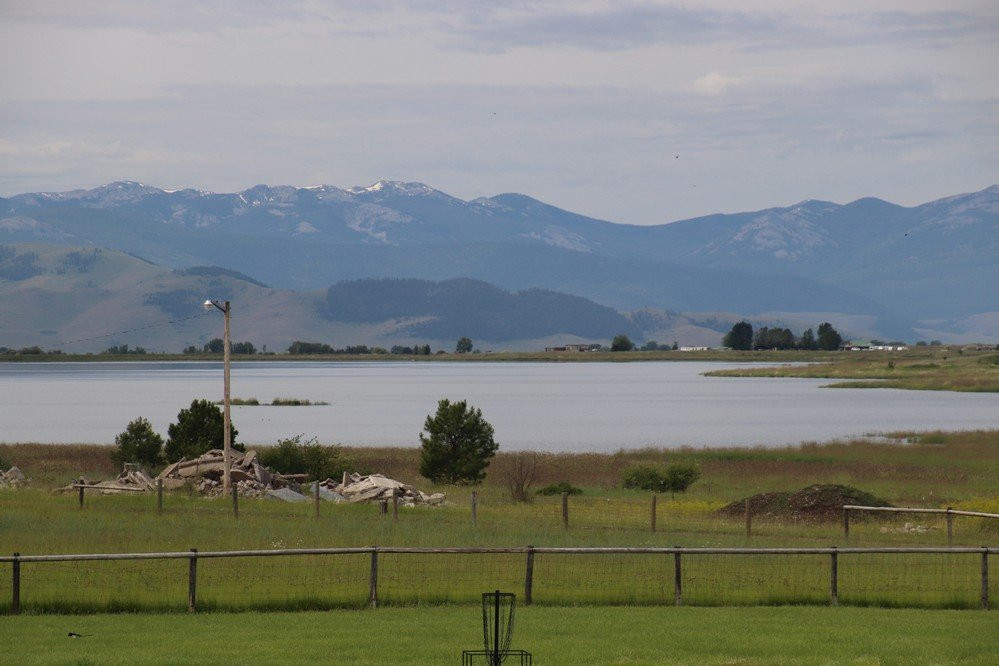 Kicking Horse Reservoir景点图片