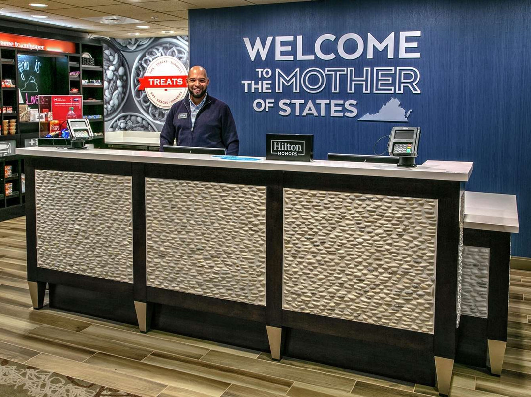 Hampton Inn & Suites Culpeper主图