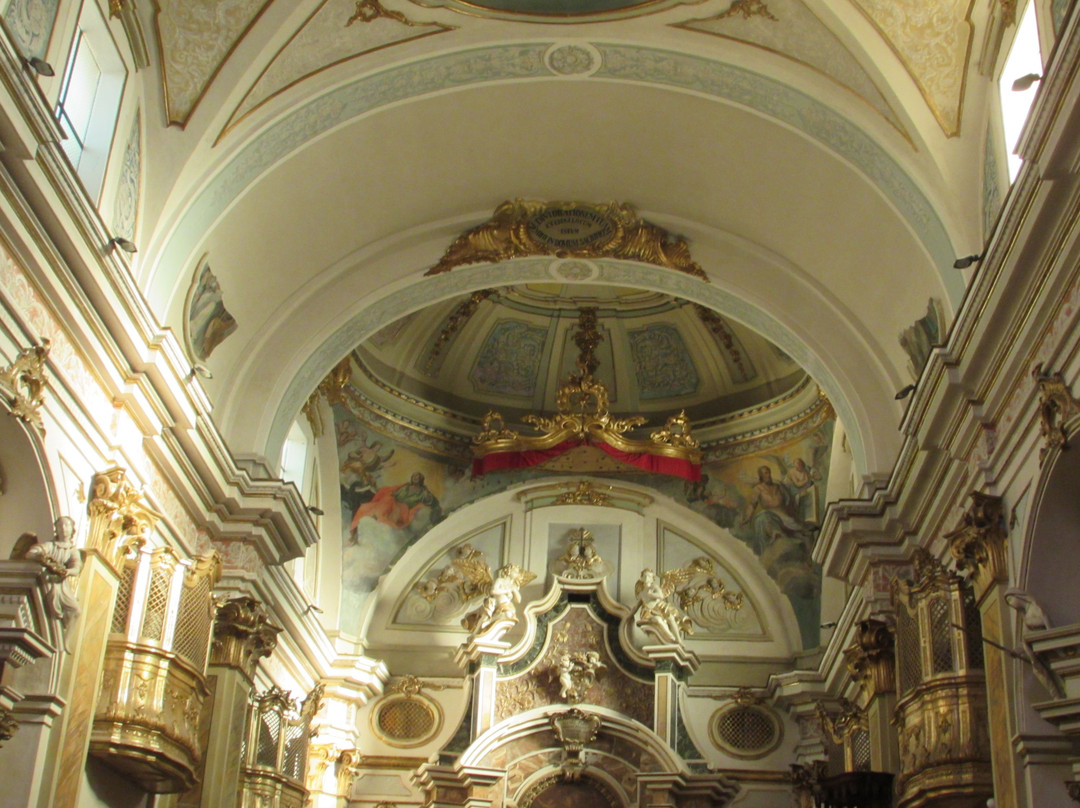 Chiesa di Santa Chiara-苏尔莫纳必去景点