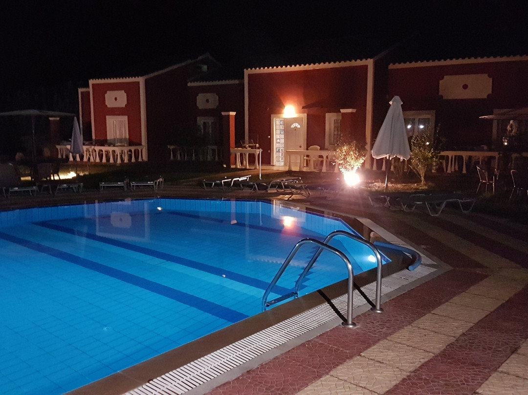 Haroula Apartments主图