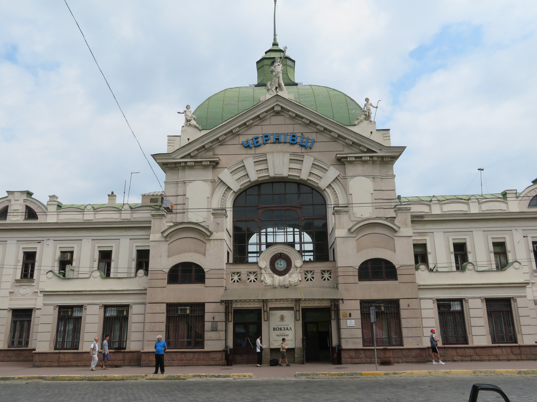Chernivtsi Train Station景点图片
