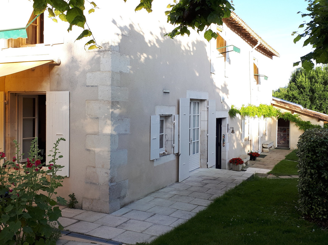 Saint-Hilaire-la-Palud旅游攻略图片