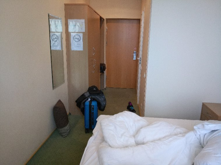 Sky High Hotel主图