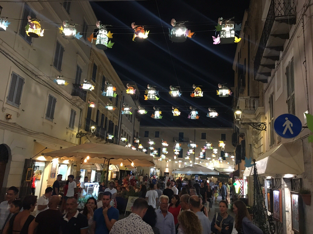 Piazza Civica-阿尔盖罗必去景点