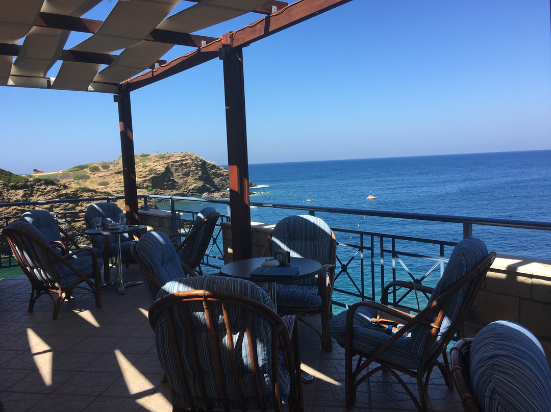 Almirida酒店住宿-Sea View Apartments Cafe and Cocktail Bar