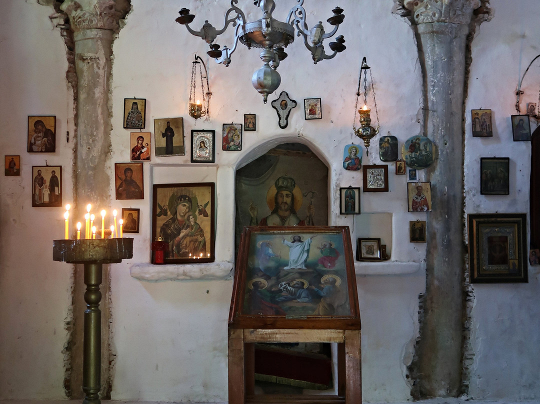 The Metamorphosis Church & ruins of the Venetian Castle-Karlovasi必去景点