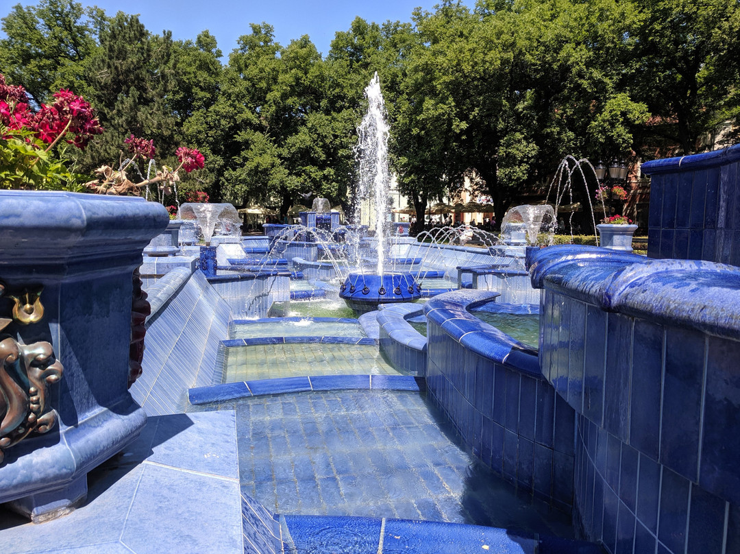 Blue Fountain景点图片