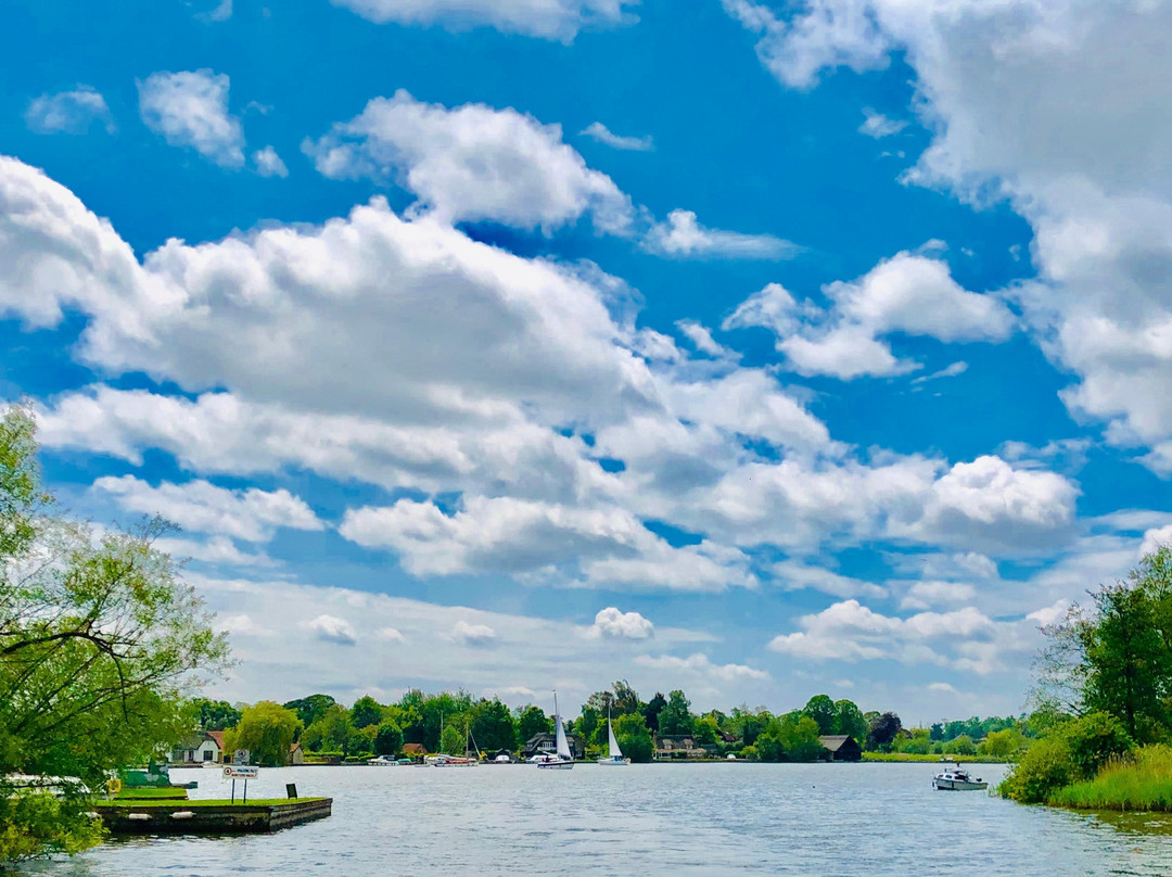 Broadland Charters景点图片