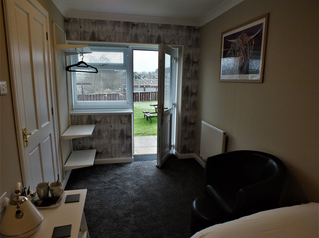 The Crown Hotel主图