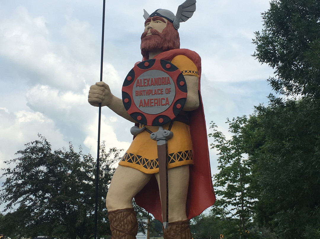 Big Ole Viking Statue景点图片