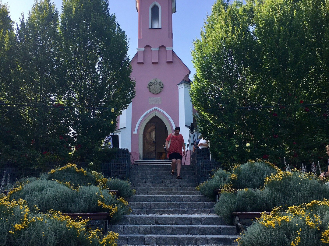 Red Chapel-Balatonboglar必去景点